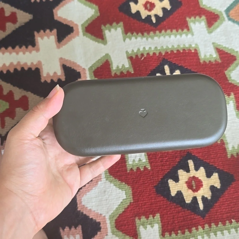 KATE SPADE SUNGLASS CASE GREEN AND BLACK